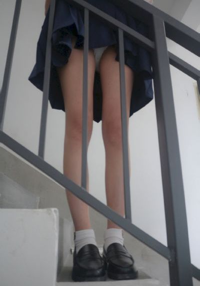 可疑的美容店在线观看