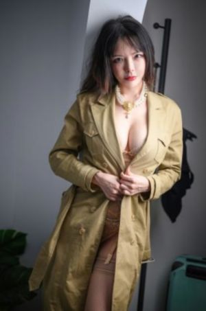 《纵意花丛》